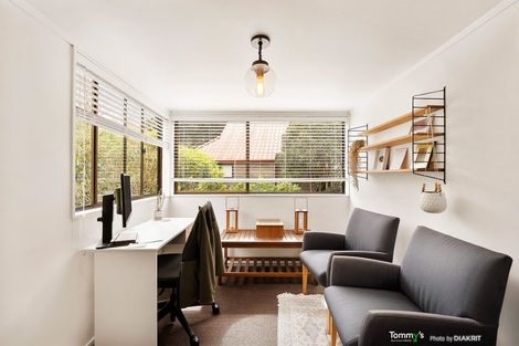 Photo of property in 5b Ranikhet Way, Khandallah, Wellington, 6035