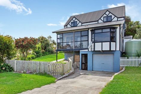 Photo of property in 2 Seaview Road, Cable Bay, 0420