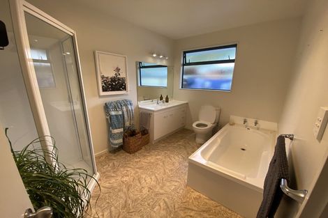 Photo of property in 3 Heather Place, Picton, 7220