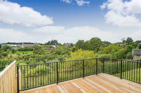 Photo of property in 18 Silkwood Place, Fitzherbert, Palmerston North, 4410