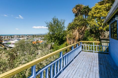 Photo of property in 11a Guys Hill Road, Hospital Hill, Napier, 4110