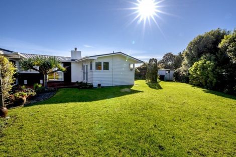 Photo of property in 18 Kawau Grove, Waikanae Beach, Waikanae, 5036