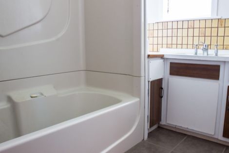 Photo of property in 572 Beach Road, Rothesay Bay, Auckland, 0630