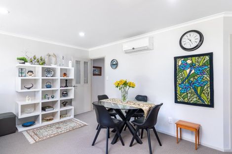 Photo of property in 10 Sunstone Crescent, Brown Owl, Upper Hutt, 5018