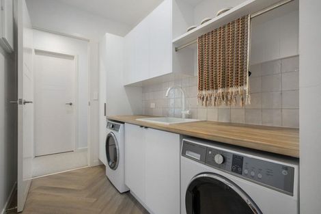 Photo of property in 2 Goldstone Place, Omokoroa, 3114