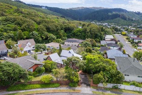 Photo of property in 5 Newnham Court, Tawa, Wellington, 5028