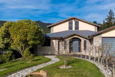 Photo of property in 14 Admiralty Place, Waikawa, Picton, 7220