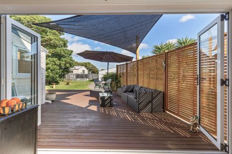 Photo of property in 39 Mako Mako Road, Levin, 5510