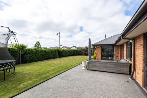 Photo of property in 17 Gosling Crescent, Halswell, Christchurch, 8025