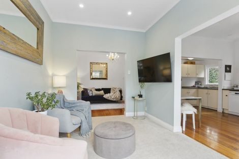 Photo of property in 159 Queens Drive, Lyall Bay, Wellington, 6022