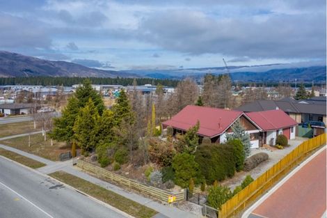 Photo of property in 2 Waenga Drive, Cromwell, 9310