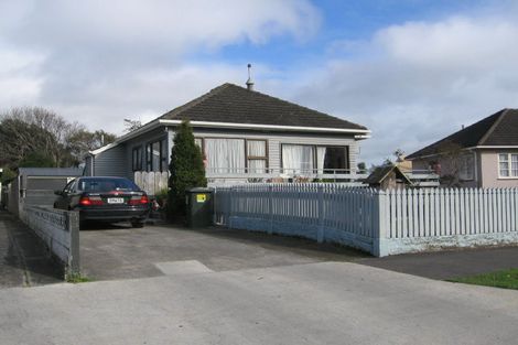 Photo of property in 14 Upham Terrace, Roslyn, Palmerston North, 4414
