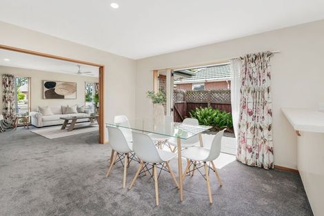 Photo of property in 2/128 Yaldhurst Road, Sockburn, Christchurch, 8042