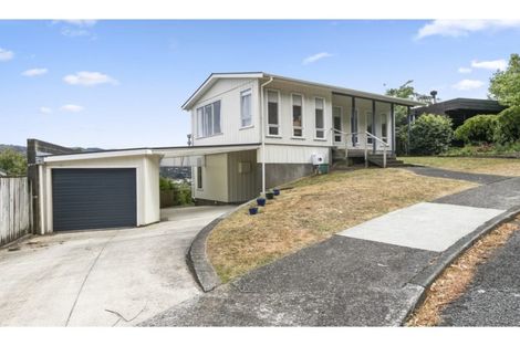 Photo of property in 19 Summit Road, Fairfield, Lower Hutt, 5011