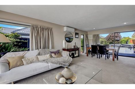 Photo of property in 16 Vanderbilt Place, Halswell, Christchurch, 8025