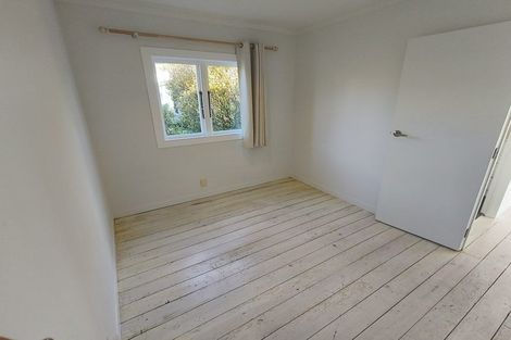 Photo of property in 12 Tindalls Bay Road, Tindalls Beach, Whangaparaoa, 0930