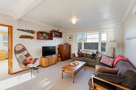 Photo of property in 5 Toi Street, Otaki Beach, Otaki, 5512