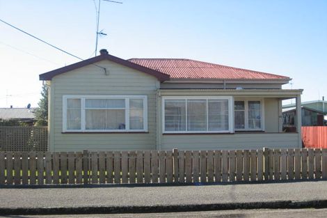 Photo of property in 102 Pembroke Street, Carterton, 5713