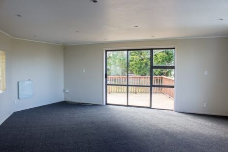 Photo of property in 204 East Coast Road, Forrest Hill, Auckland, 0620