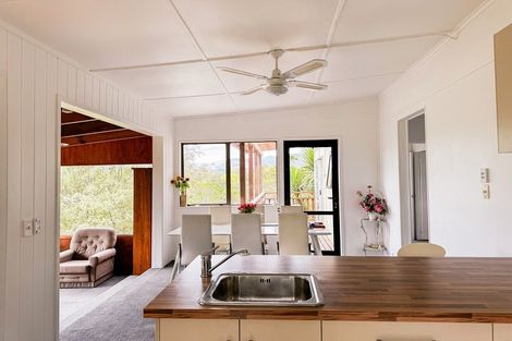 Photo of property in 71 Howard Road, Orere Point, Papakura, 2585