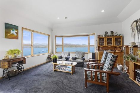 Photo of property in 156 Nevay Road, Karaka Bays, Wellington, 6022