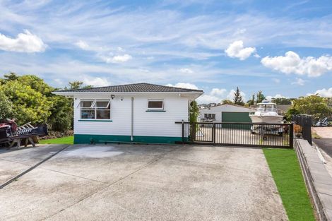 Photo of property in 26 Kaikoura Street, Henderson, Auckland, 0612