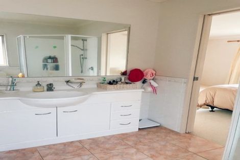 Photo of property in 11 Liffey Drive, East Tamaki, Auckland, 2013