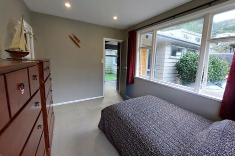 Photo of property in 99 Parkvale Road, Karori, Wellington, 6012