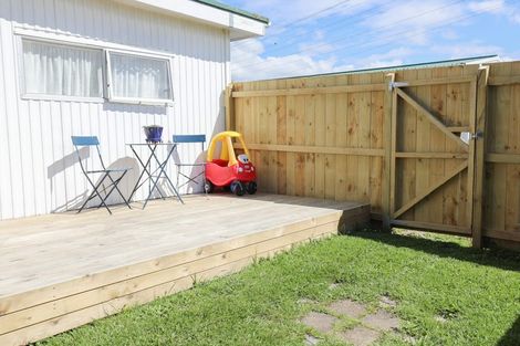 Photo of property in 116 Woodglen Road, Glen Eden, Auckland, 0602