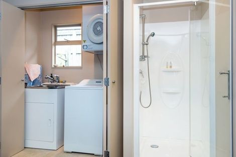 Photo of property in 8/126 Whangaparaoa Road, Red Beach, 0932