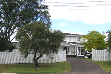 Photo of property in 17 Maritime Terrace, Birkenhead, Auckland, 0626