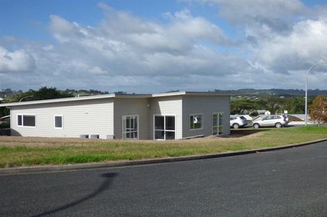 Photo of property in 14 Weka Street, Mangawhai, 0505
