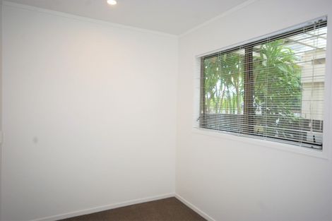 Photo of property in 2 Pohutukawa Place, Ellerslie, Auckland, 1051