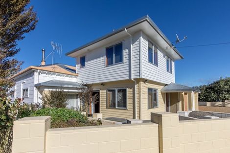 Photo of property in 31 Church Street, Waipawa, 4210