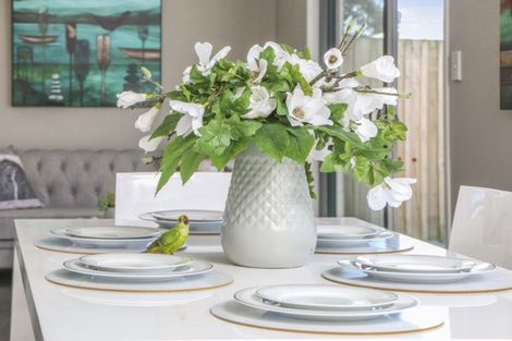 Photo of property in 16 Dumas Place, Rosehill, Papakura, 2113