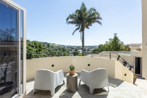 Photo of property in 5 Poaka Place, Taradale, Napier, 4112