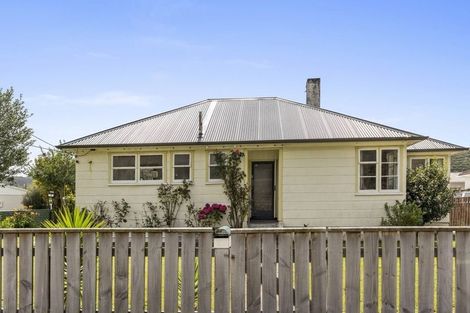 Photo of property in 24 Brees Street, Epuni, Lower Hutt, 5011