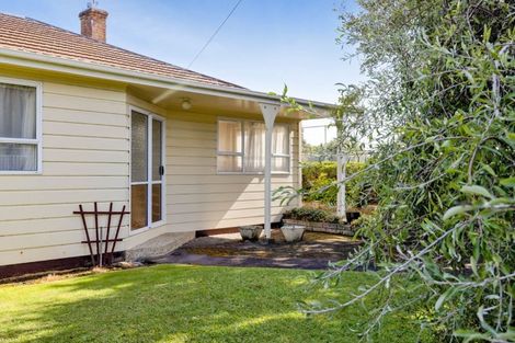 Photo of property in 16 Old South Road, Okato, 4335