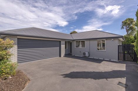 Photo of property in 83a Wilsons Road, Saint Martins, Christchurch, 8022