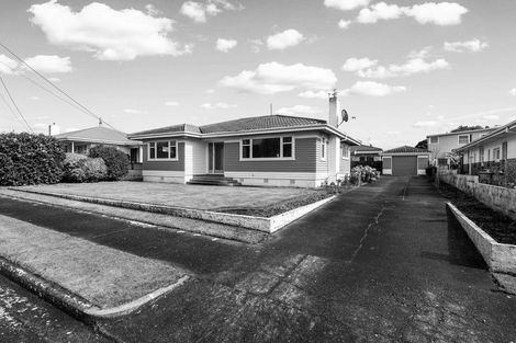 Photo of property in 5 Goodson Place, Hawera, 4610
