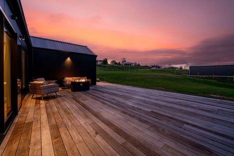 Photo of property in 8 Nga Tui Lane, Acacia Bay, Taupo, 3385