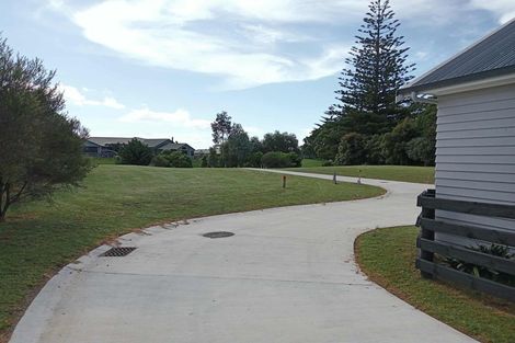 Photo of property in 308a One Tree Point Road, One Tree Point, 0118