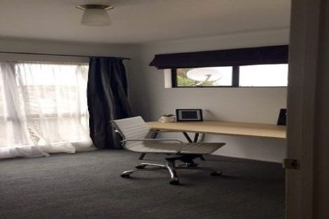 Photo of property in 2/2 Valecrest Place, Bayview, Auckland, 0629