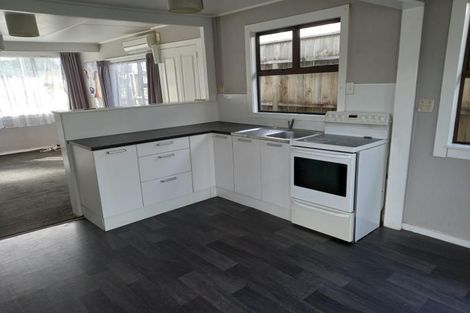 Photo of property in 69 Domett Street, Waitara, 4320