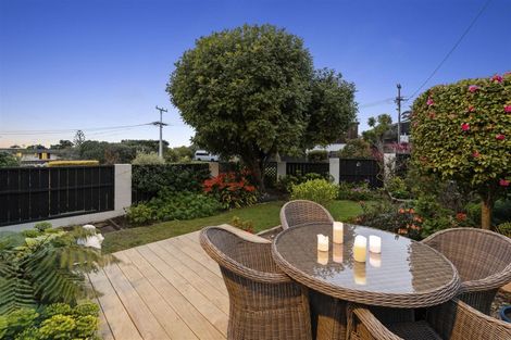 Photo of property in 1/25 Park Rise, Campbells Bay, Auckland, 0630