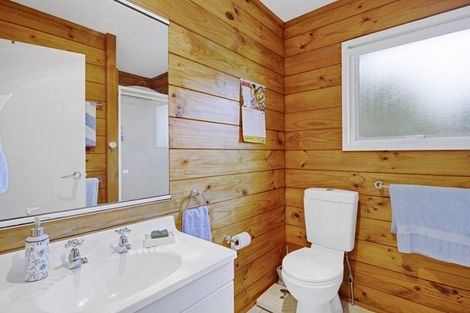 Photo of property in 12 Frank Frethey Place, Highlands Park, New Plymouth, 4312