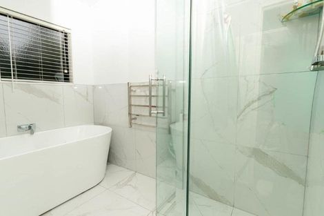 Photo of property in 2/157 Spinella Drive, Bayview, Auckland, 0629