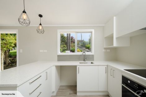 Photo of property in 10 Rautawhiri Road, Helensville, 0800