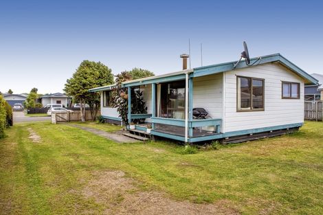 Photo of property in 6 Marlin Drive, Coastlands, Whakatane, 3120