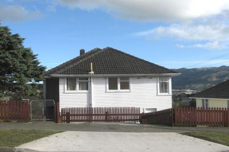 Photo of property in 20 Wiltshire Place, Cannons Creek, Porirua, 5024